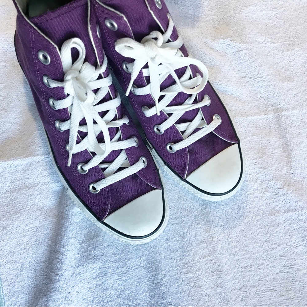 SOLD Converse Lavender Purple High Top Canvas - Picture 4 of 5